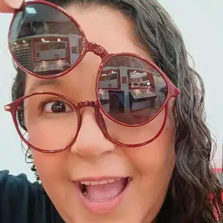 Mônica Almeida, consultora óptica da Mundo dos Óculos